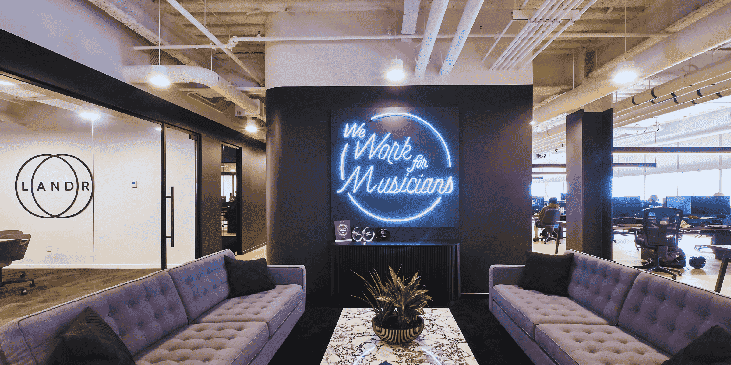 website-v3:pictures.website-v3.alt.case-studies-landr-large